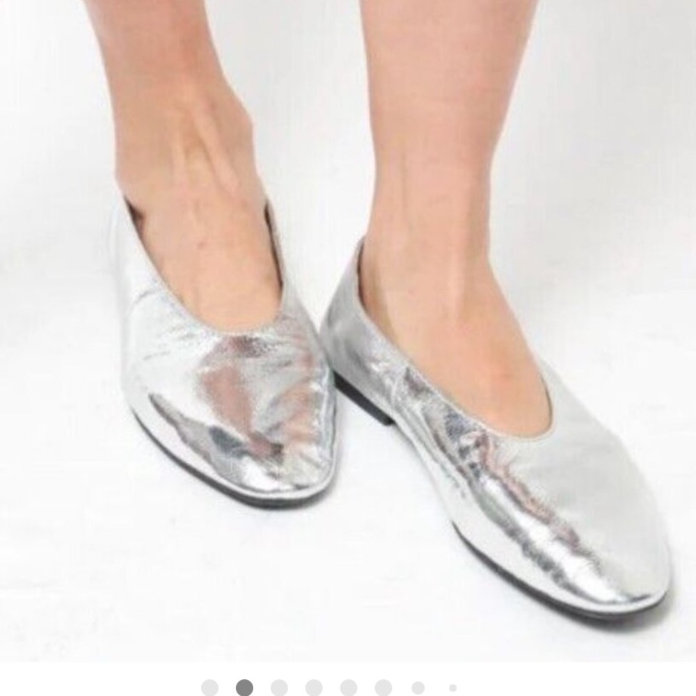 Jeffrey Campbell Silver Metallic Flats - Picture 6 of 6